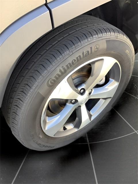 used 2021 Jeep Cherokee car, priced at $27,935