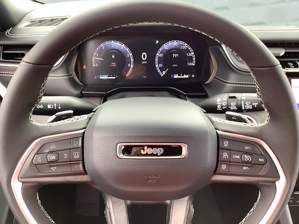 new 2025 Jeep Grand Cherokee car, priced at $48,206