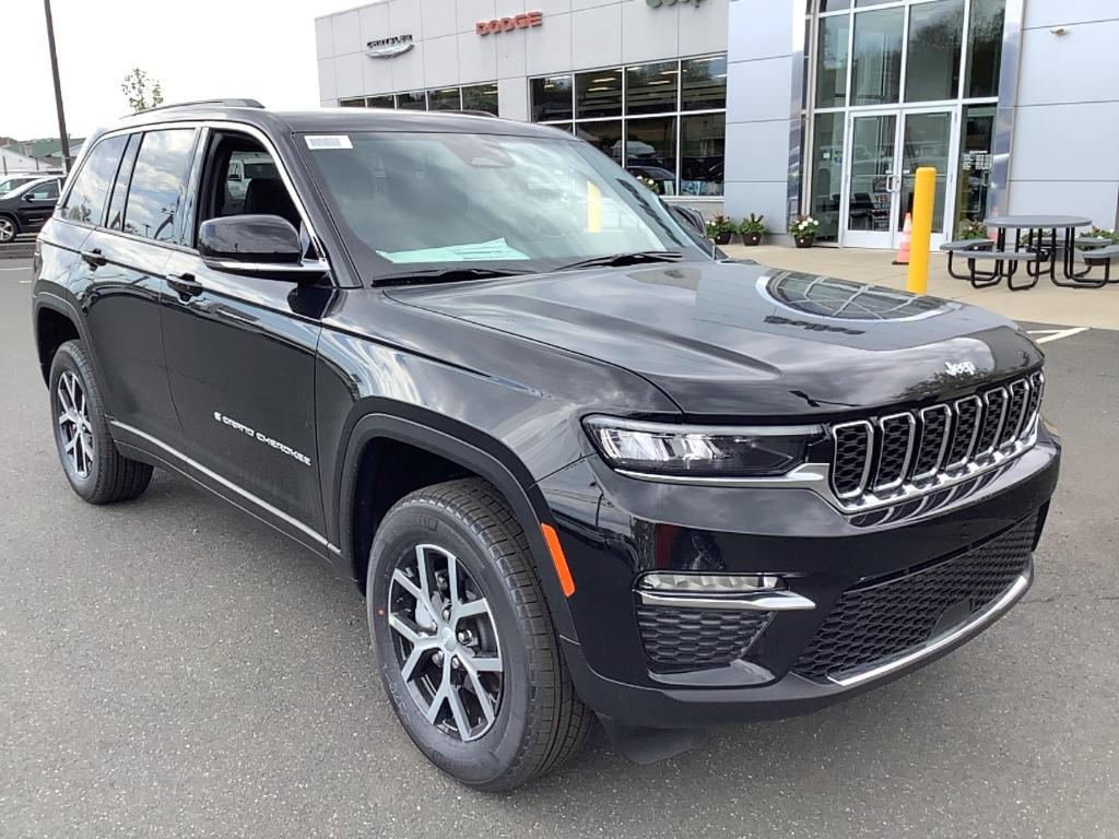 new 2025 Jeep Grand Cherokee car, priced at $48,506