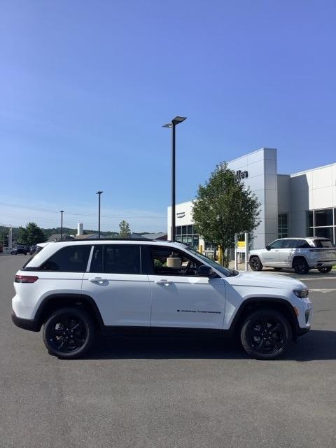 new 2024 Jeep Grand Cherokee car, priced at $53,164