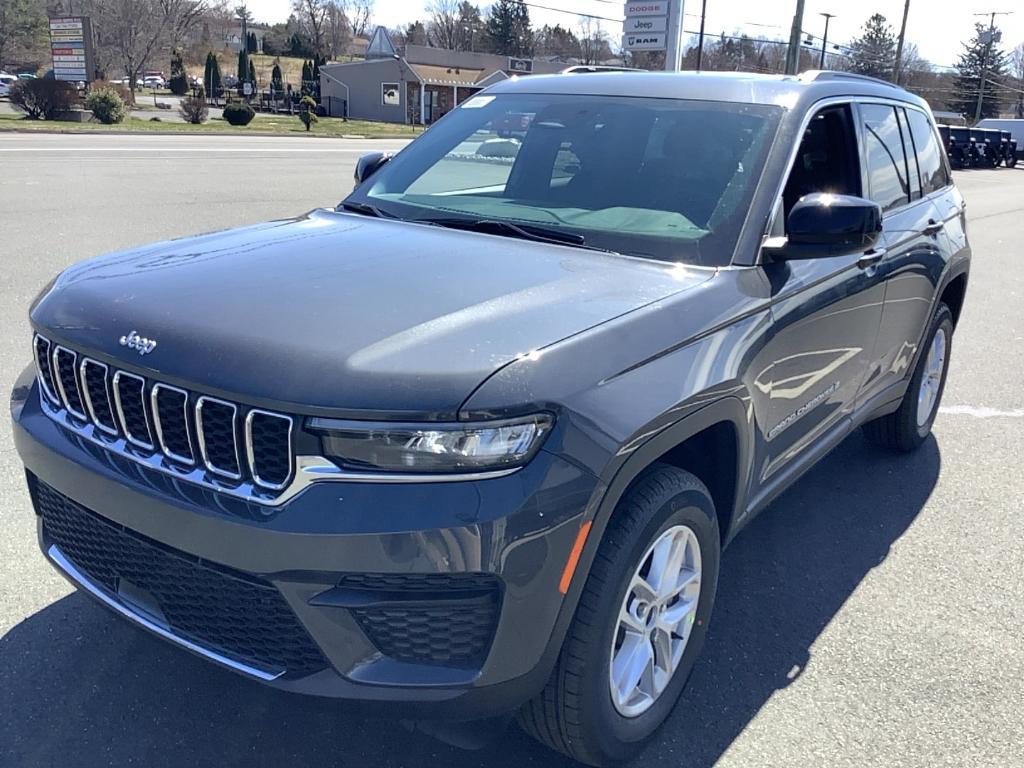 new 2025 Jeep Grand Cherokee car, priced at $40,082