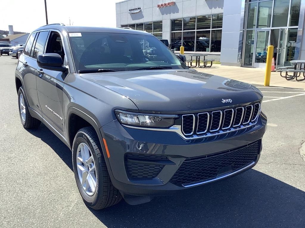 new 2025 Jeep Grand Cherokee car, priced at $40,082