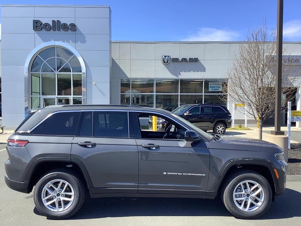 new 2025 Jeep Grand Cherokee car, priced at $40,082