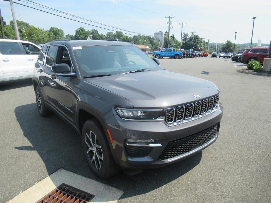 new 2024 Jeep Grand Cherokee car, priced at $51,247