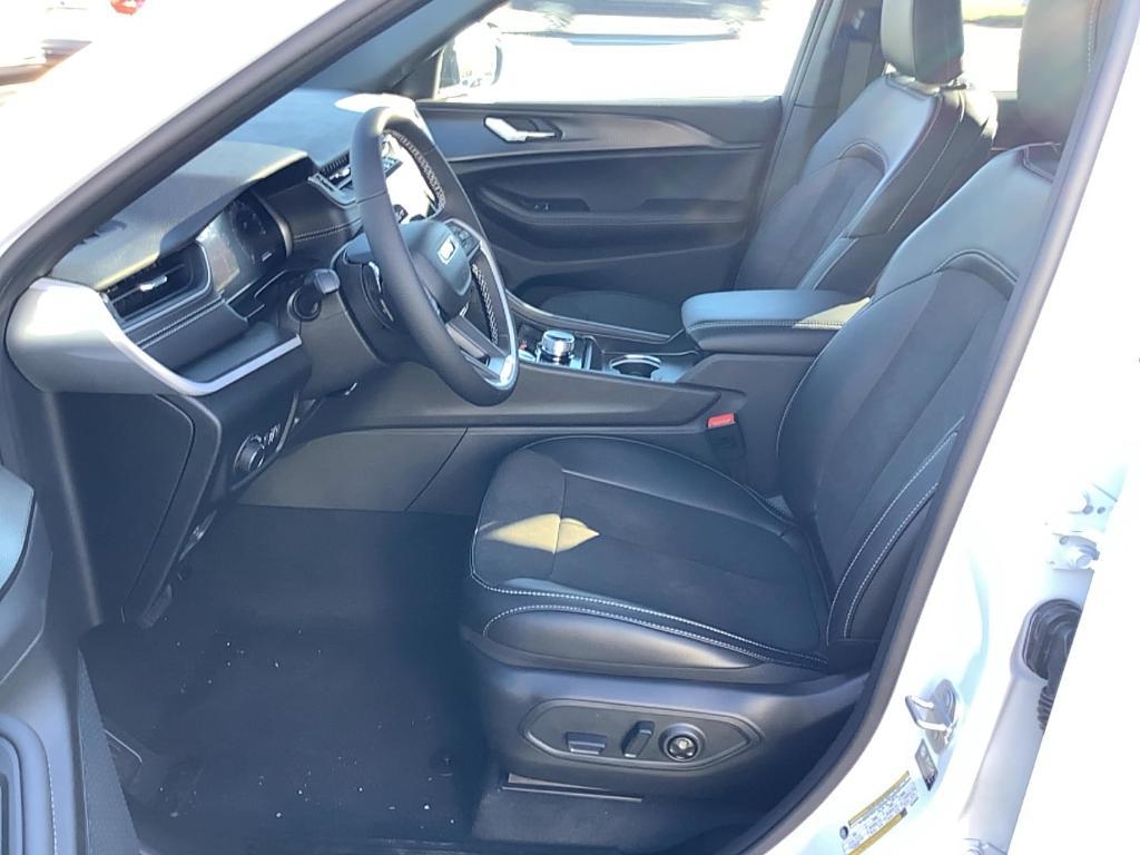 new 2025 Jeep Grand Cherokee L car, priced at $47,612