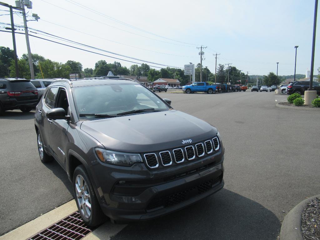 new 2024 Jeep Compass car, priced at $39,174