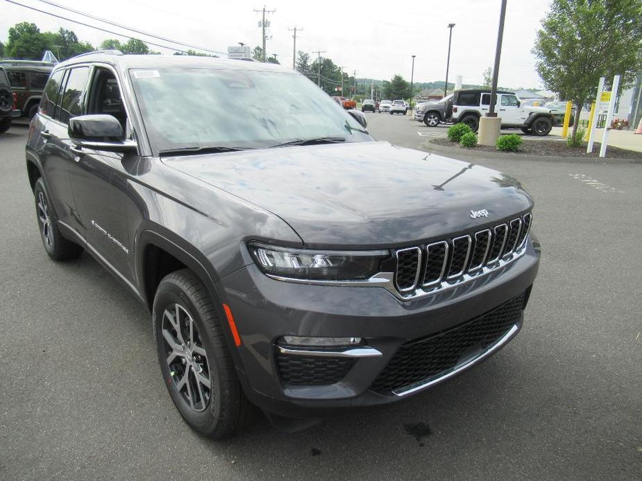 new 2024 Jeep Grand Cherokee car, priced at $51,247