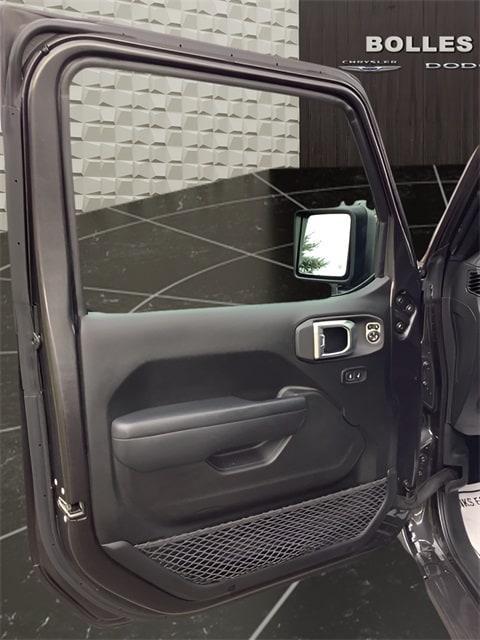 used 2022 Jeep Gladiator car, priced at $31,978