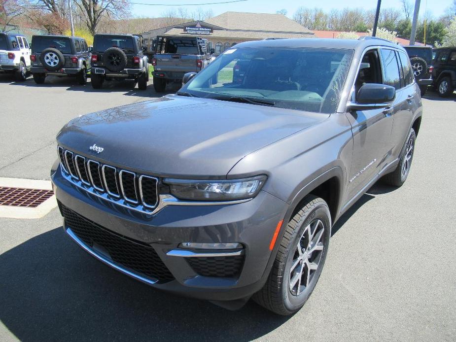 new 2024 Jeep Grand Cherokee car, priced at $50,247