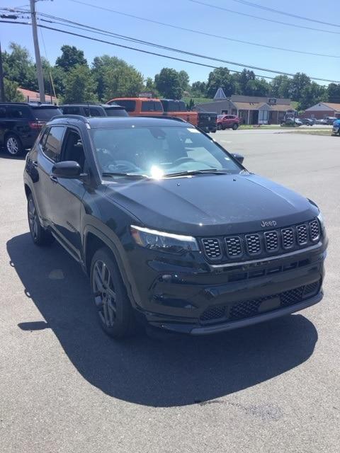 new 2024 Jeep Compass car, priced at $39,995