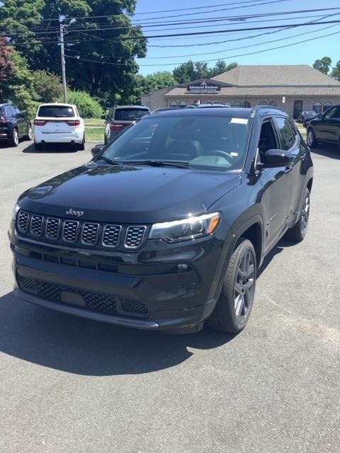 new 2024 Jeep Compass car, priced at $39,995