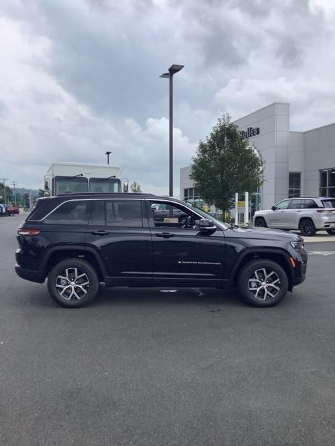 new 2024 Jeep Grand Cherokee car, priced at $51,247