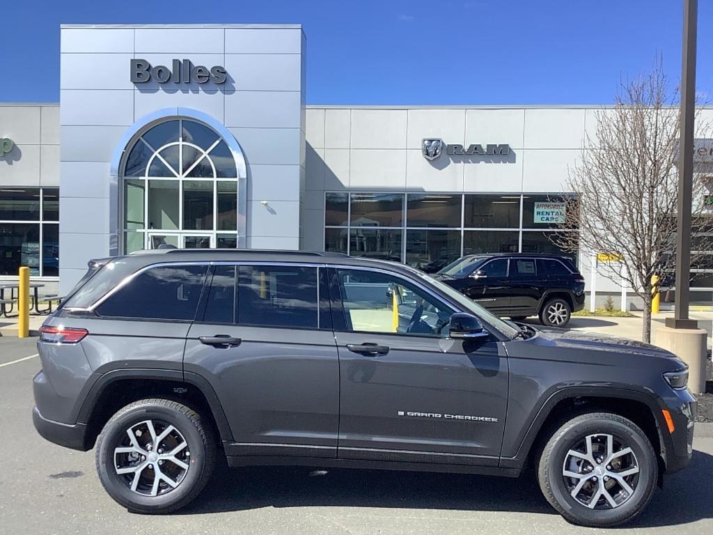 new 2025 Jeep Grand Cherokee car, priced at $39,754