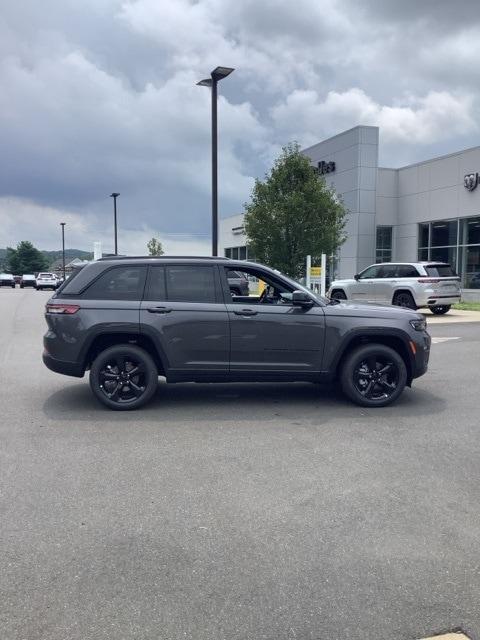 new 2024 Jeep Grand Cherokee car, priced at $53,700