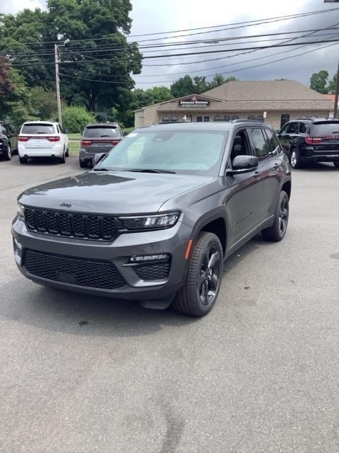 new 2024 Jeep Grand Cherokee car, priced at $53,700