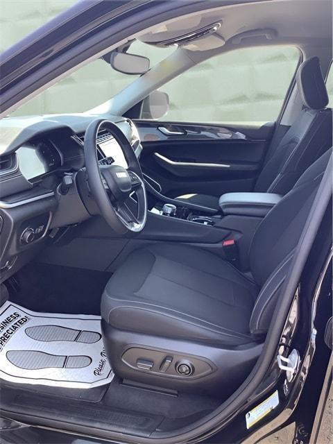 used 2022 Jeep Grand Cherokee car, priced at $30,498