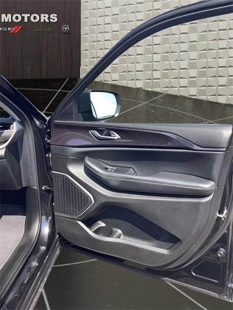 used 2022 Jeep Grand Cherokee car, priced at $30,498