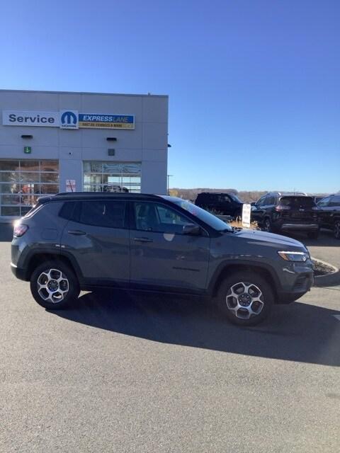 used 2022 Jeep Compass car, priced at $24,293