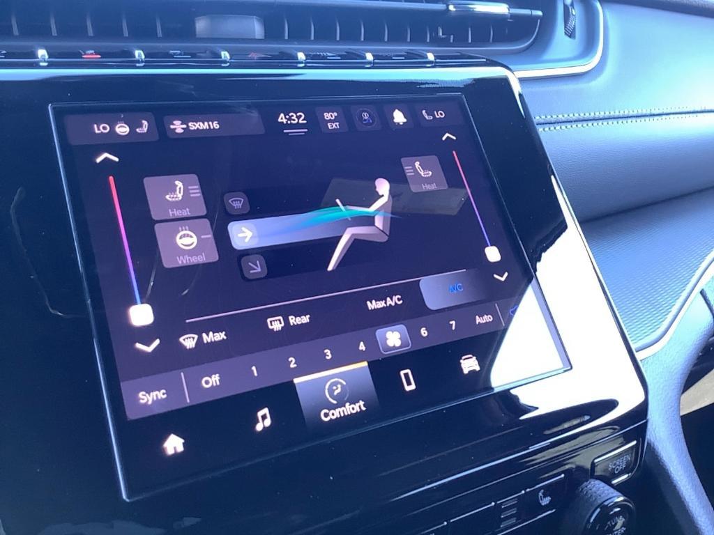 new 2025 Jeep Grand Cherokee car, priced at $42,182