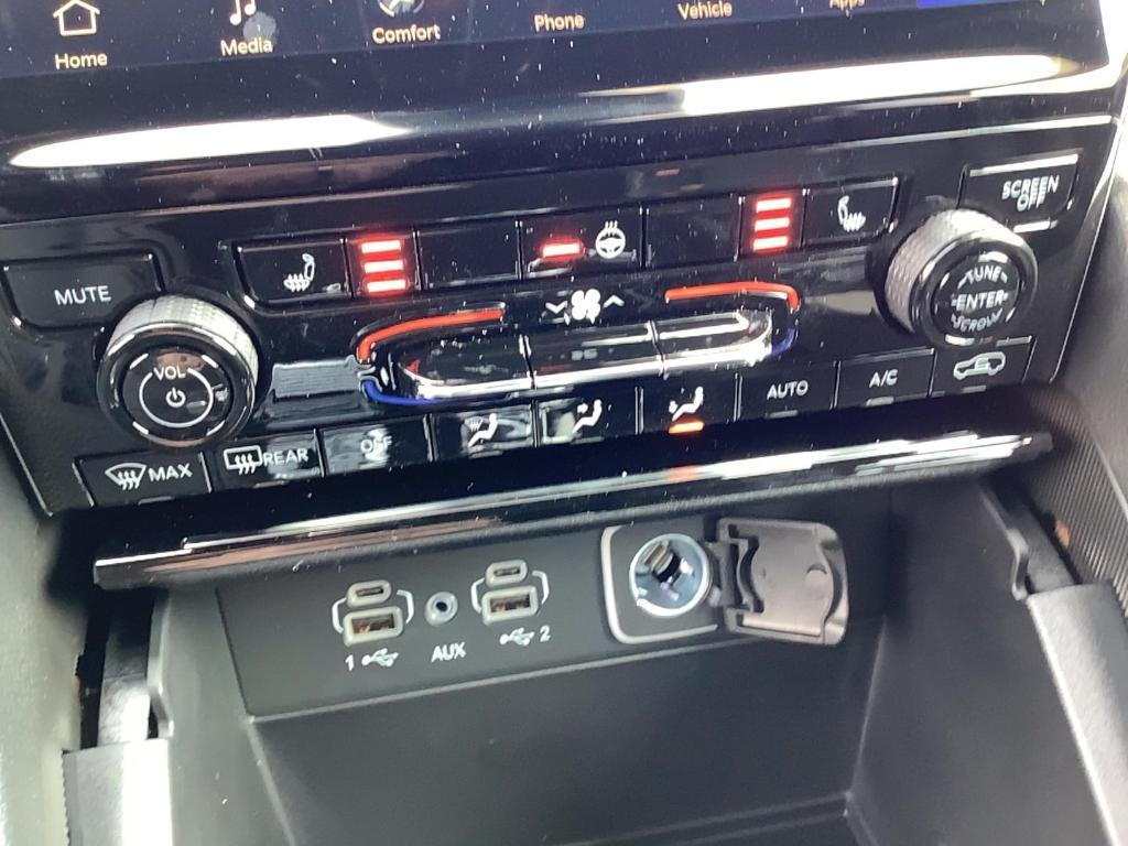 new 2025 Jeep Grand Cherokee car, priced at $47,970