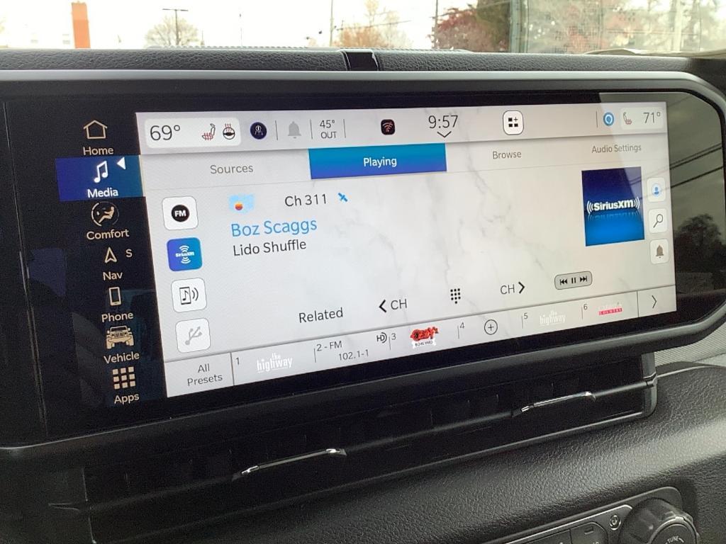 new 2026 Jeep Gladiator car, priced at $51,977