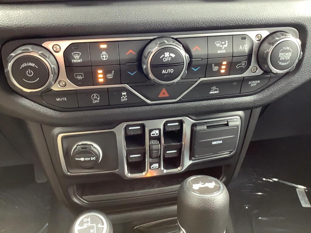 new 2025 Jeep Wrangler car, priced at $46,899