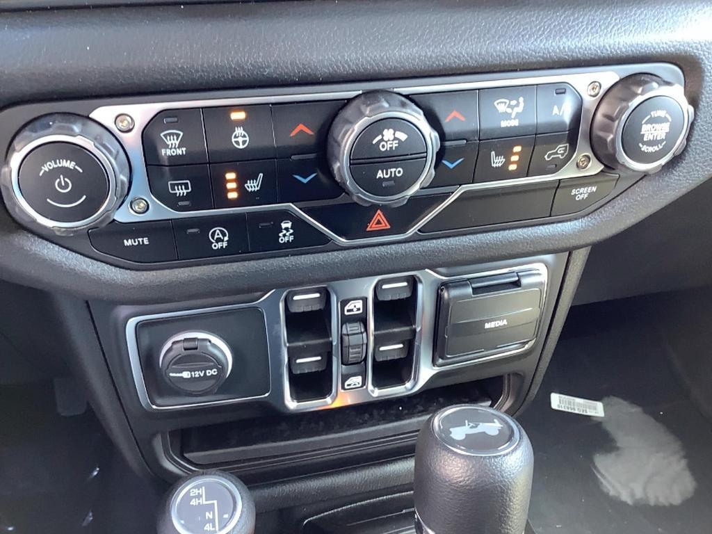 new 2025 Jeep Wrangler car, priced at $50,080