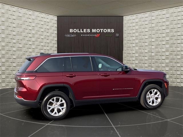 used 2022 Jeep Grand Cherokee car, priced at $31,555