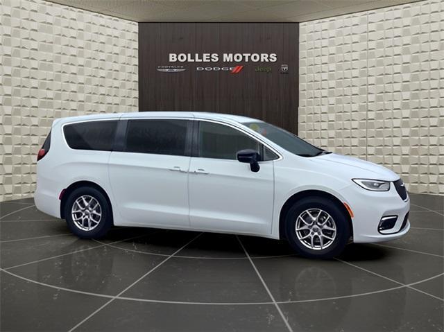 used 2024 Chrysler Pacifica car, priced at $36,842