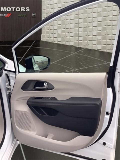 used 2024 Chrysler Pacifica car, priced at $36,842