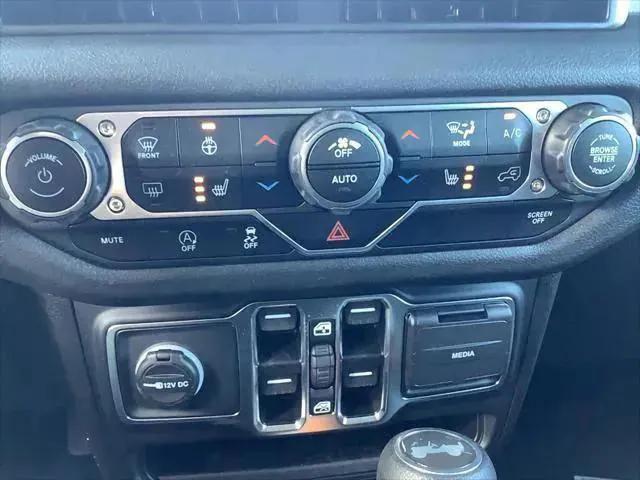 new 2025 Jeep Wrangler car, priced at $45,722