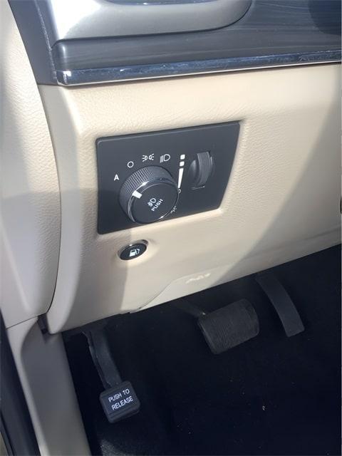 used 2021 Jeep Grand Cherokee car, priced at $28,333