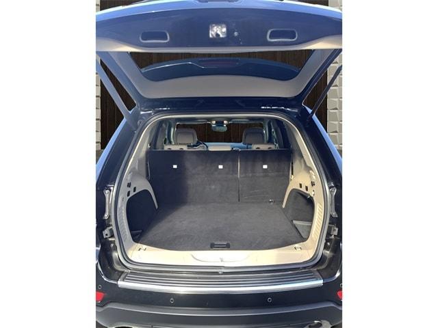 used 2021 Jeep Grand Cherokee car, priced at $28,333