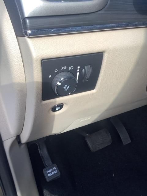 used 2021 Jeep Grand Cherokee car, priced at $29,488