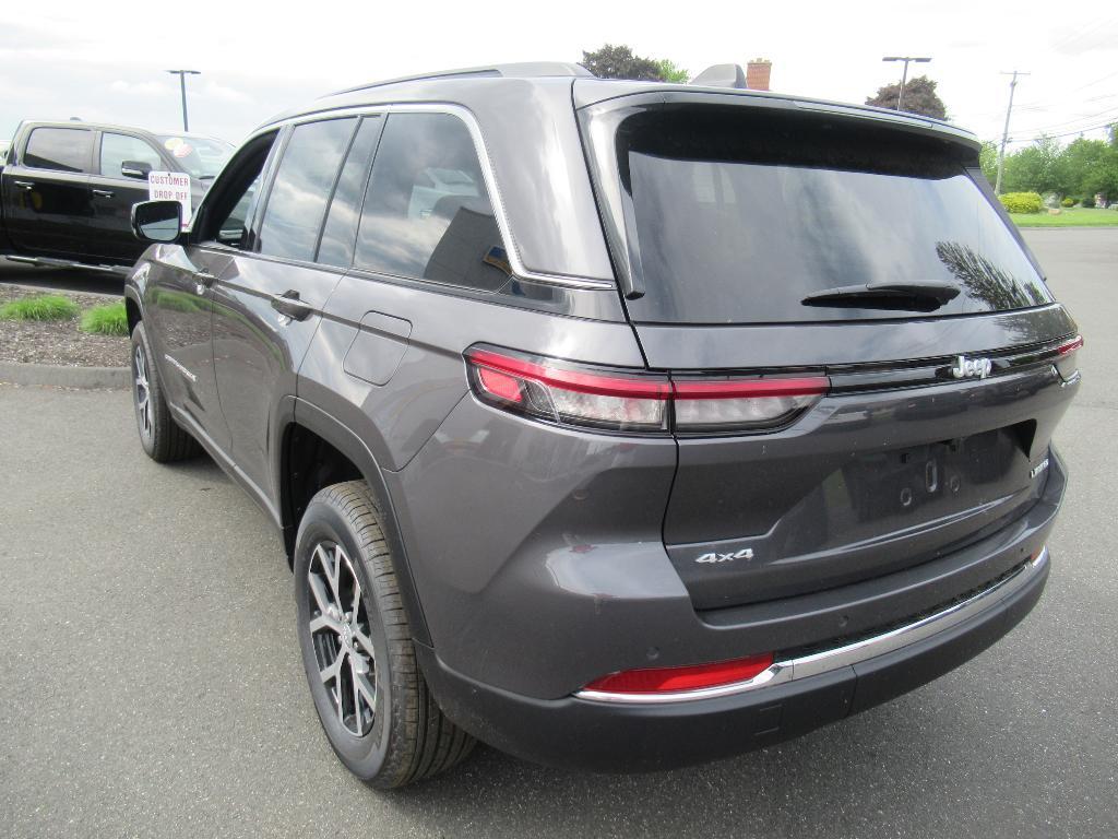 new 2024 Jeep Grand Cherokee car, priced at $51,247