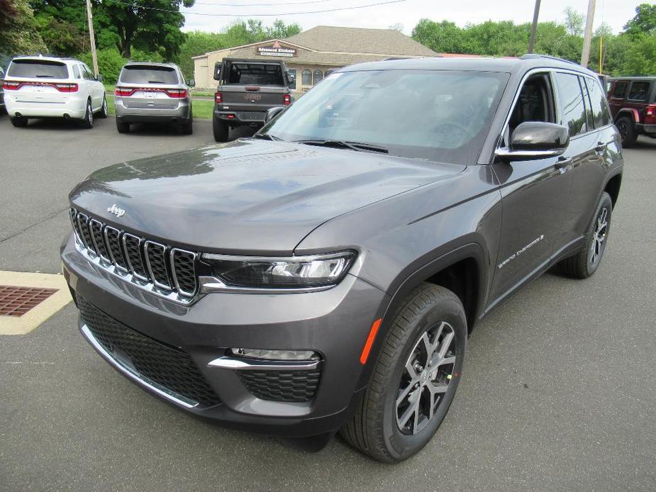 new 2024 Jeep Grand Cherokee car, priced at $51,247