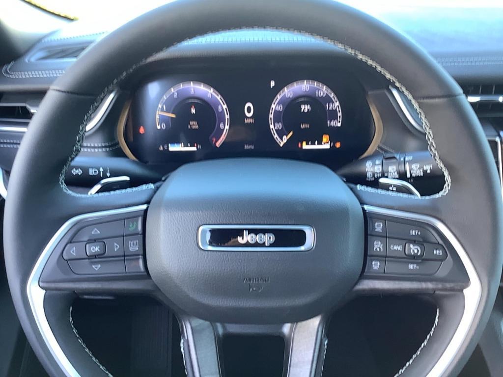 new 2025 Jeep Grand Cherokee car, priced at $48,802