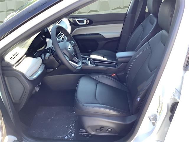 new 2025 Jeep Compass car, priced at $37,015