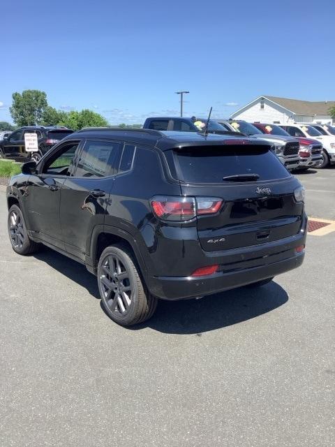 new 2024 Jeep Compass car, priced at $39,995