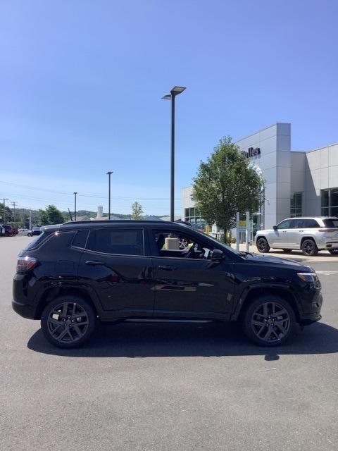 new 2024 Jeep Compass car, priced at $39,995