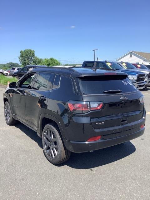 new 2024 Jeep Compass car, priced at $39,995