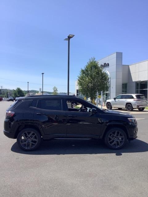 new 2024 Jeep Compass car, priced at $39,995