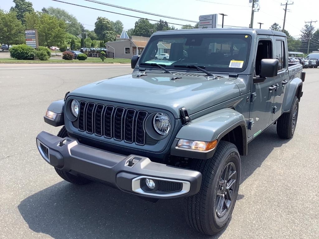 new 2025 Jeep Gladiator car, priced at $50,470