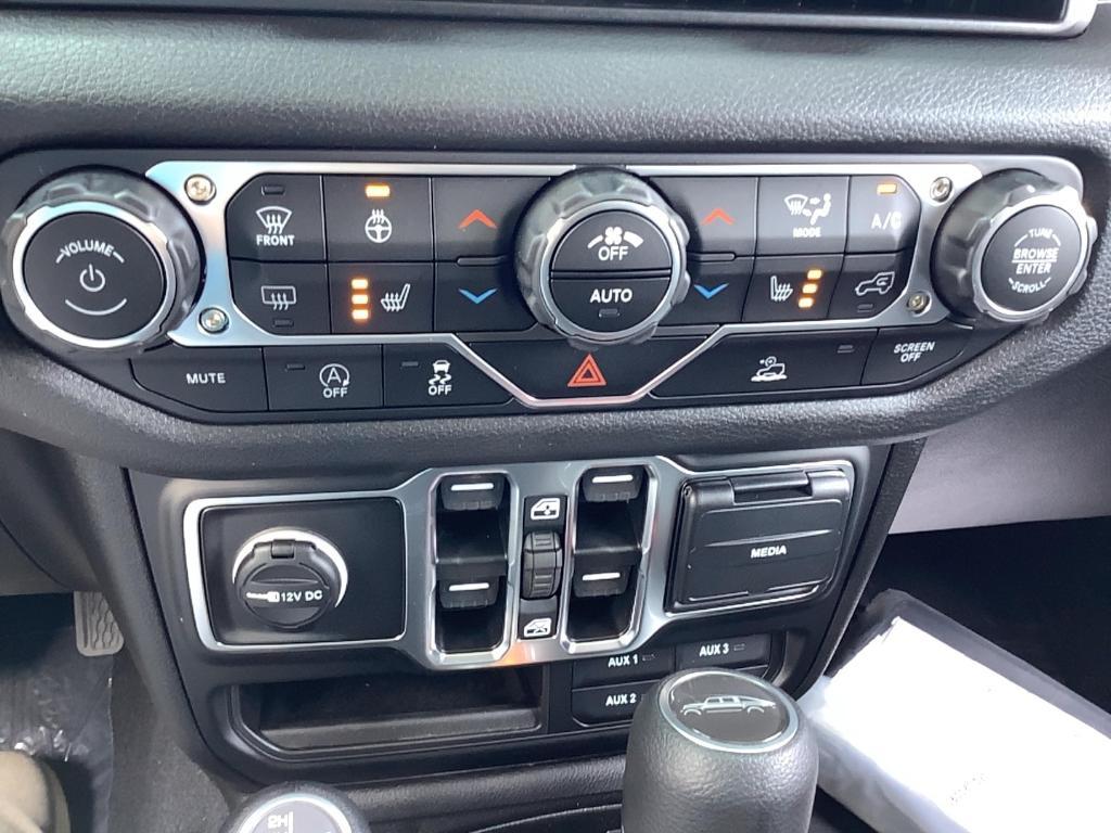new 2025 Jeep Gladiator car, priced at $50,470