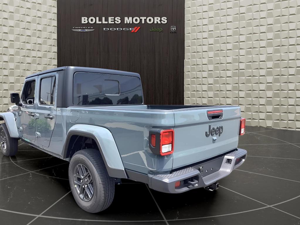 new 2025 Jeep Gladiator car, priced at $46,537