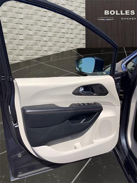 used 2020 Chrysler Pacifica car, priced at $16,444