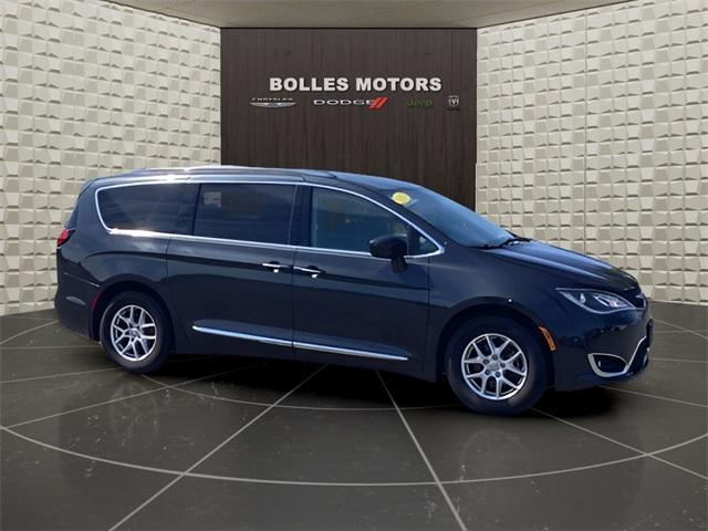 used 2020 Chrysler Pacifica car, priced at $16,444