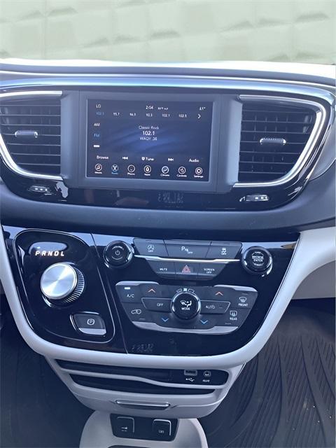 used 2020 Chrysler Pacifica car, priced at $16,444