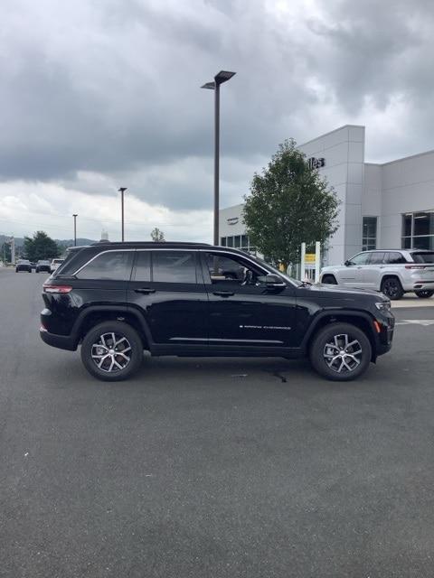 new 2024 Jeep Grand Cherokee car, priced at $51,247