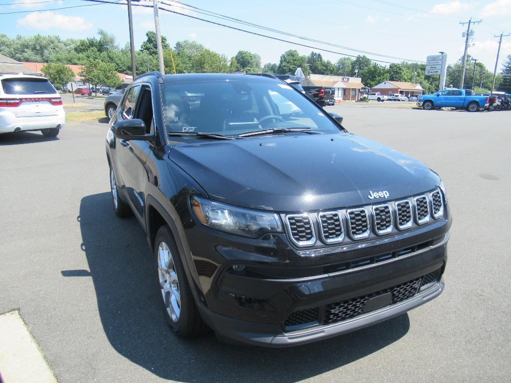 new 2024 Jeep Compass car, priced at $39,174